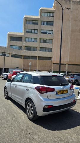 יונדאי i20