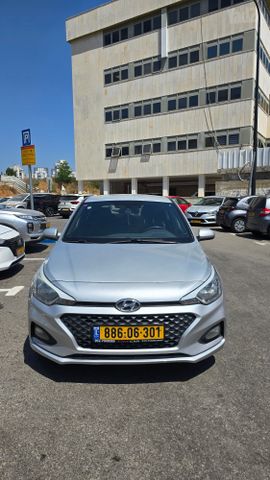מודעת רכב יונדאי i20
