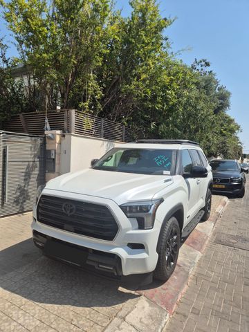 טויוטה סקויה