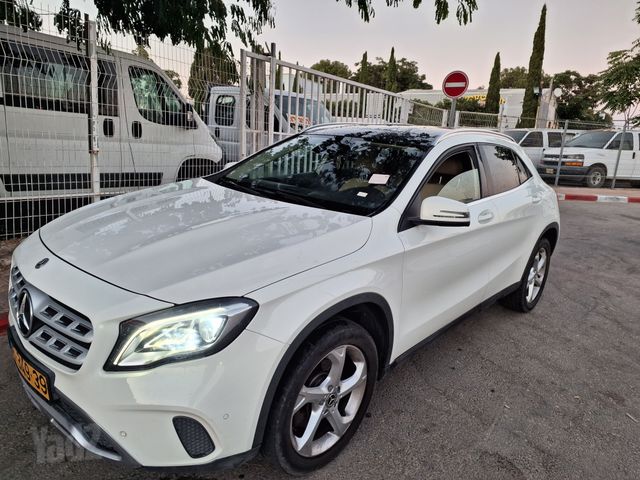 מודעת רכב מרצדס-בנץ GLA