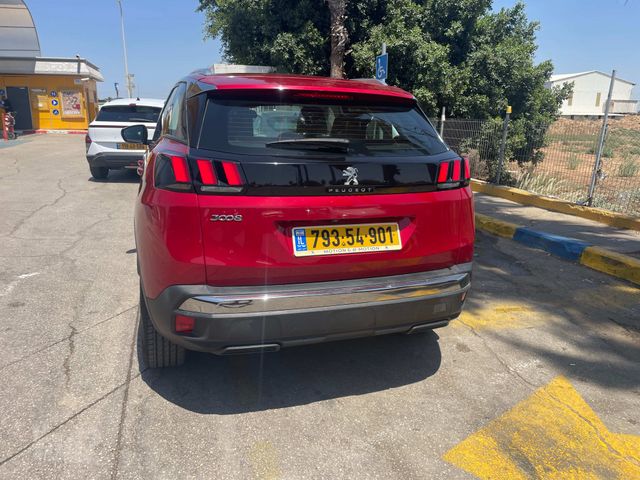 פיג'ו 3008