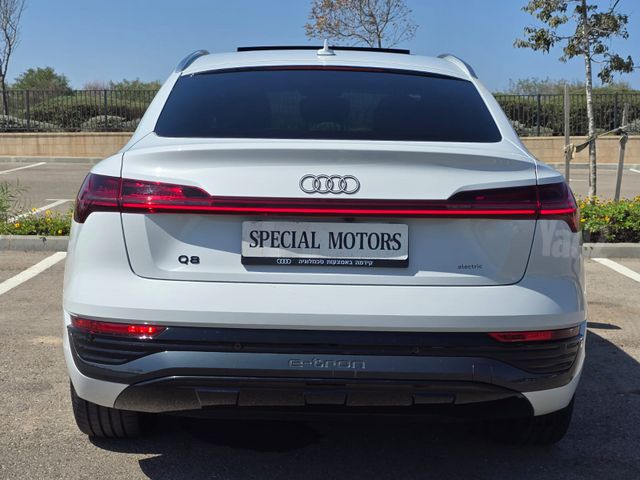 אאודי Q8 e-tron