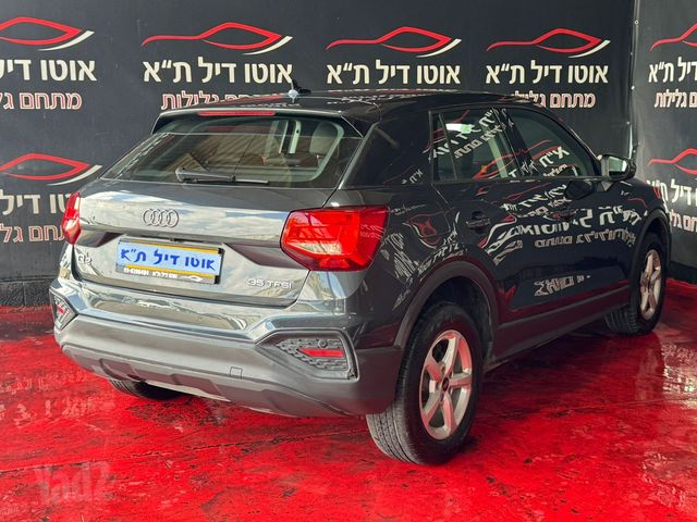 אאודי Q2