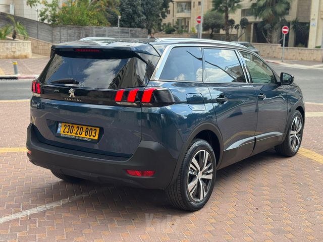 פיג'ו 5008