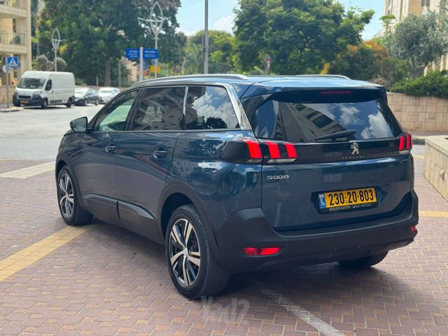 פיג'ו 5008