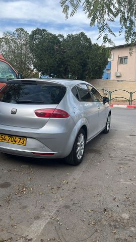 מודעת רכב סיאט לאון