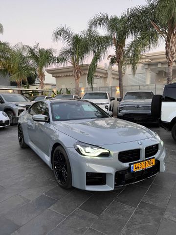 ב מ וו M2