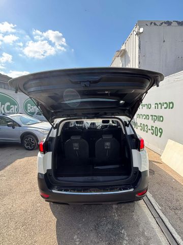 פיג'ו 5008