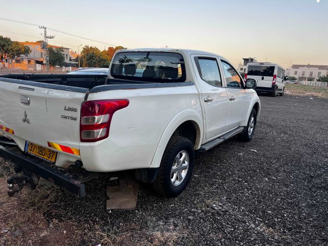 מודעת רכב מיצובישי טרייטון / L200