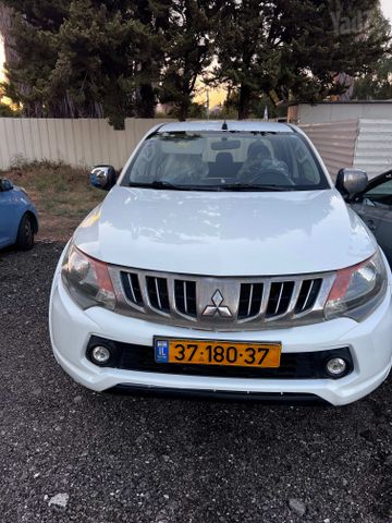 מיצובישי טרייטון / L200