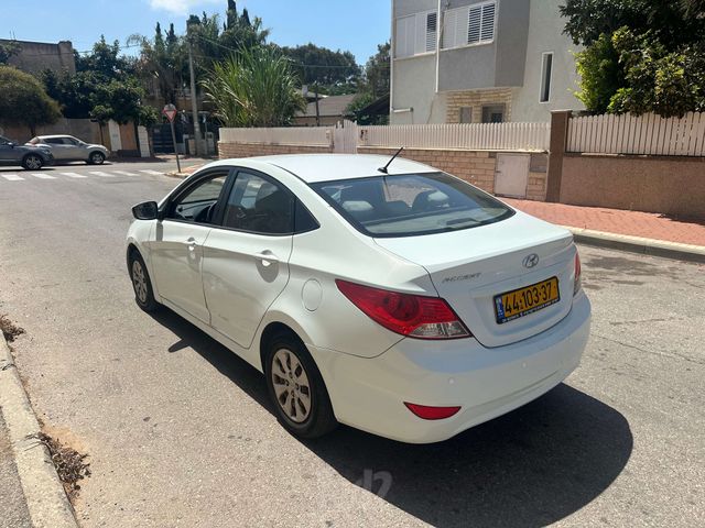 יונדאי אקסנט i25