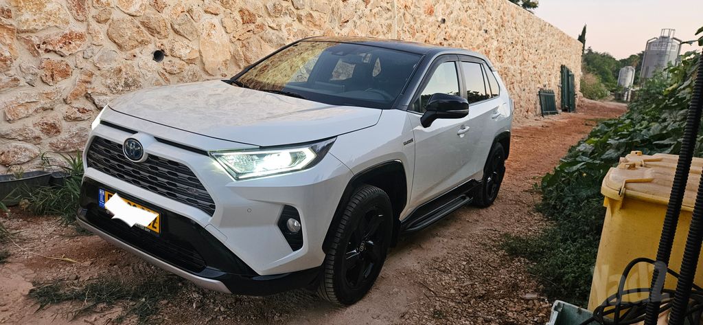מודעת רכב טויוטה RAV4