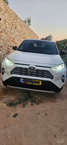טויוטה RAV4