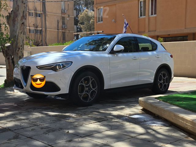 אלפא רומיאו סטלביו