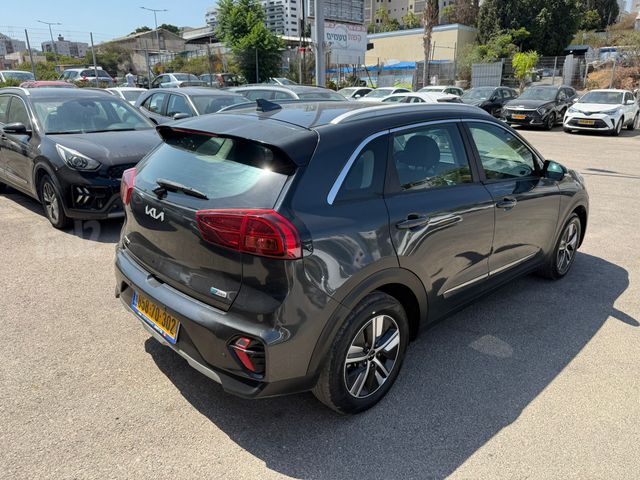 קיה נירו