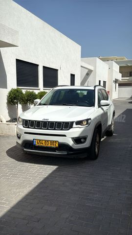 מודעת רכב ג'יפ קומפאס