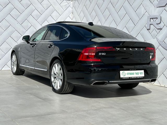 וולוו S90