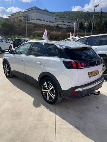 פיג'ו 3008