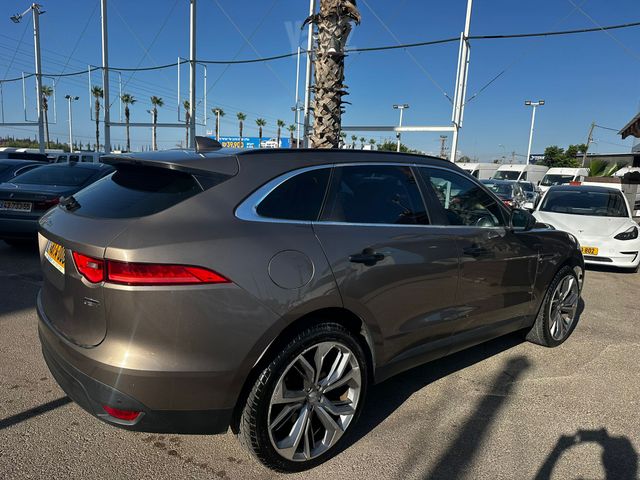 יגואר F-Pace