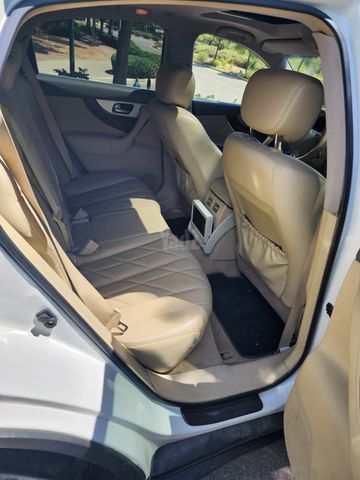 אינפיניטי QX70