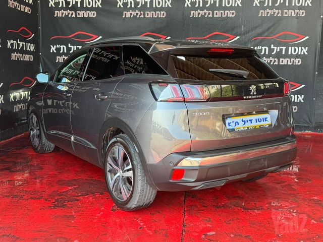 פיג'ו 3008