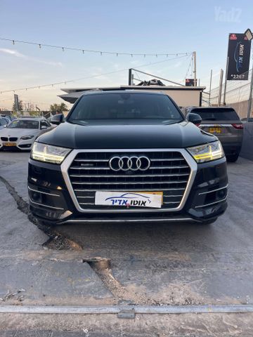 מודעת רכב אאודי Q7 1