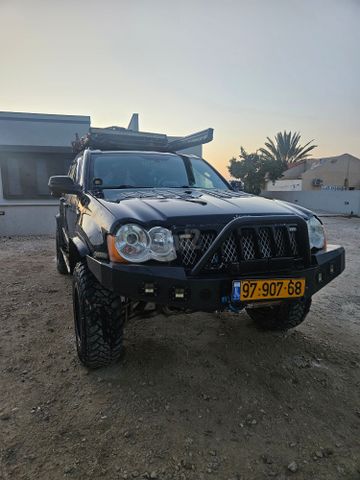 מודעת רכב ג'יפ גרנד צ'ירוקי