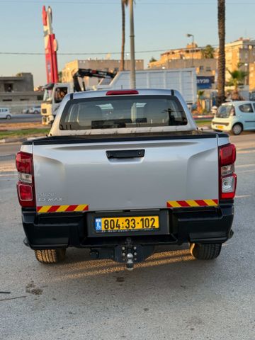 איסוזו די-מקס