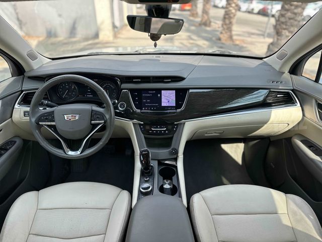 קאדילק XT6