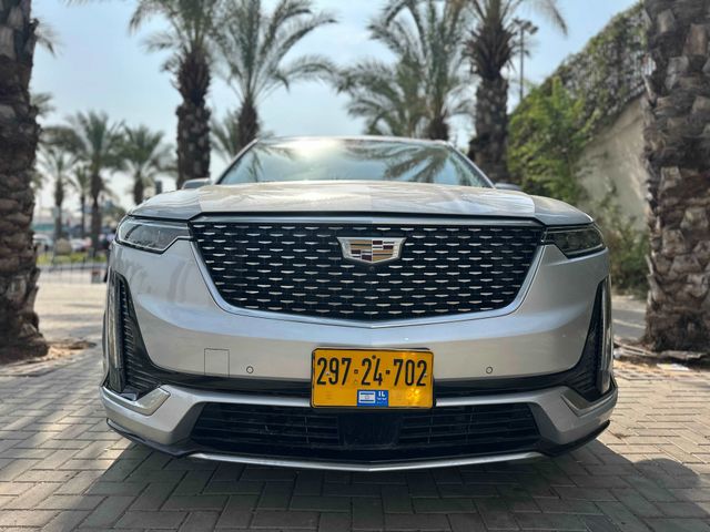 קאדילק XT6
