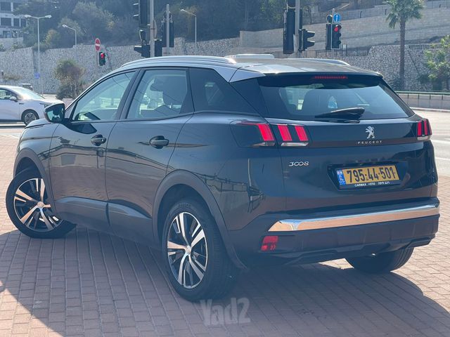 פיג'ו 3008