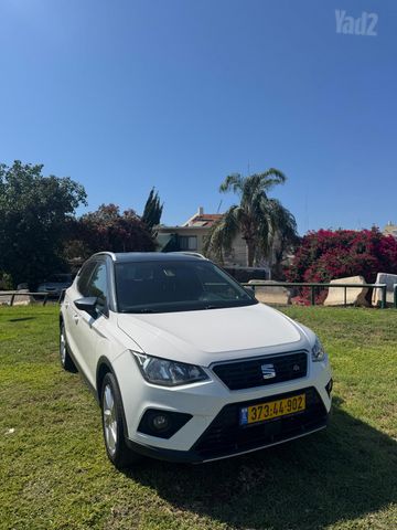 סיאט ארונה