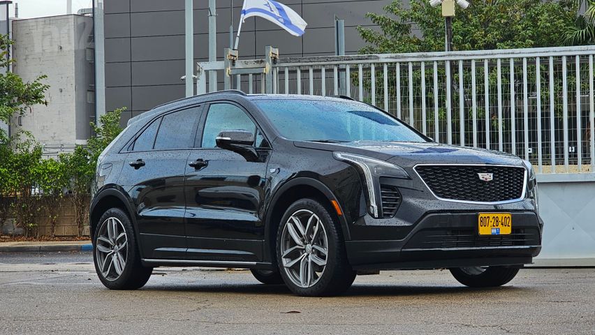 מודעת רכב קאדילק XT4