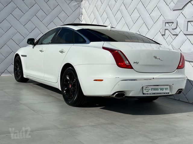 יגואר XJ