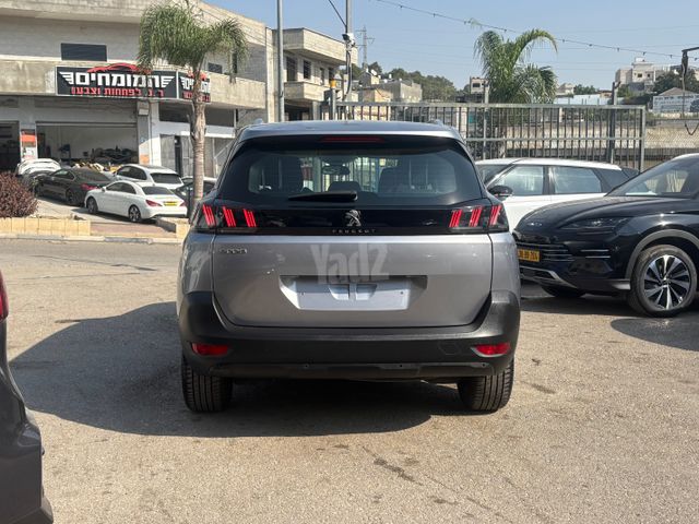פיג'ו 5008