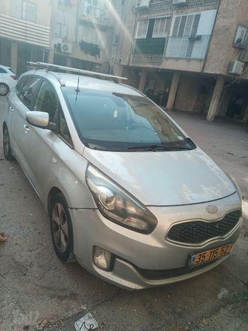 מודעת רכב קיה קארנס