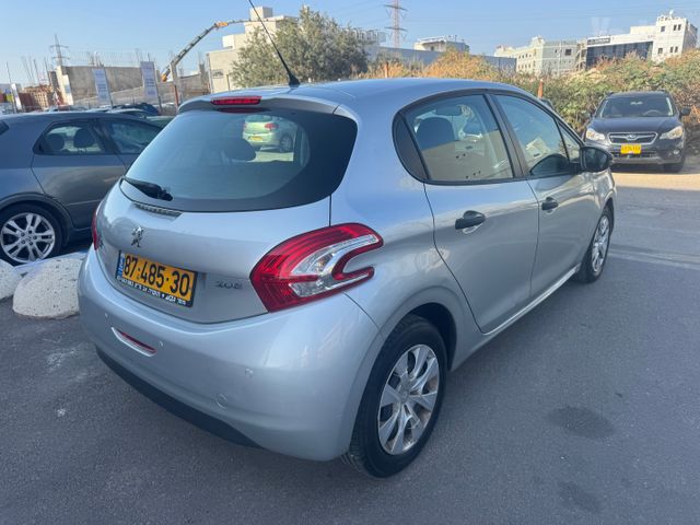 פיג'ו 208
