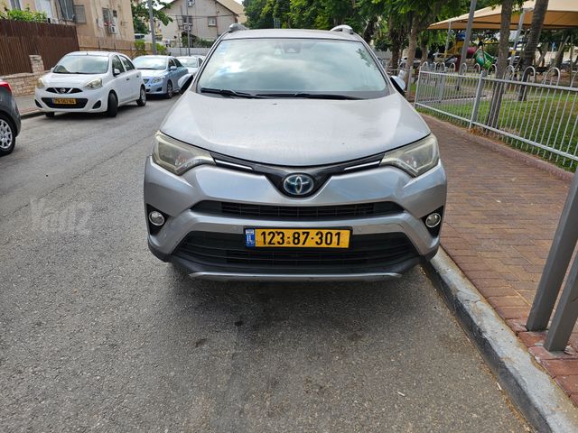 מודעת רכב טויוטה RAV4