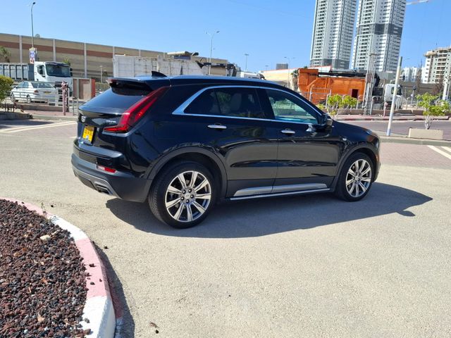 קאדילק XT4