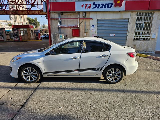 מאזדה 3
