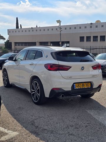 ב מ וו X2