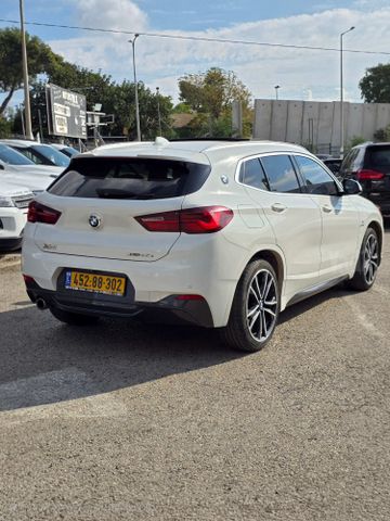 ב מ וו X2