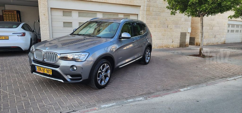 ב מ וו X3