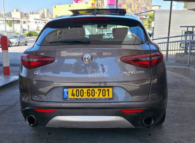 אלפא רומיאו סטלביו