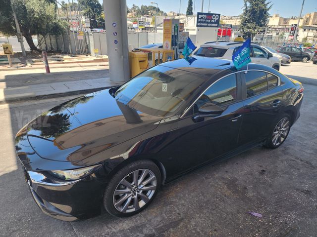מאזדה 3