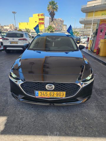 מאזדה 3