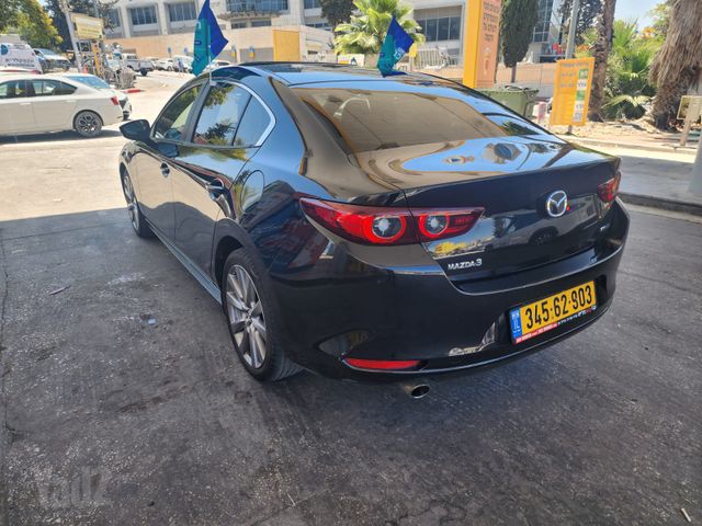 מאזדה 3