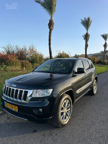 מודעת רכב ג'יפ גרנד צ'ירוקי