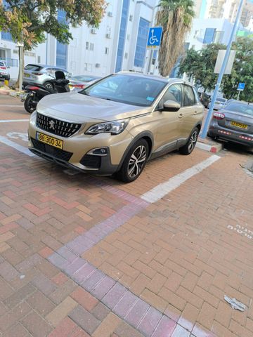 פיג'ו 3008