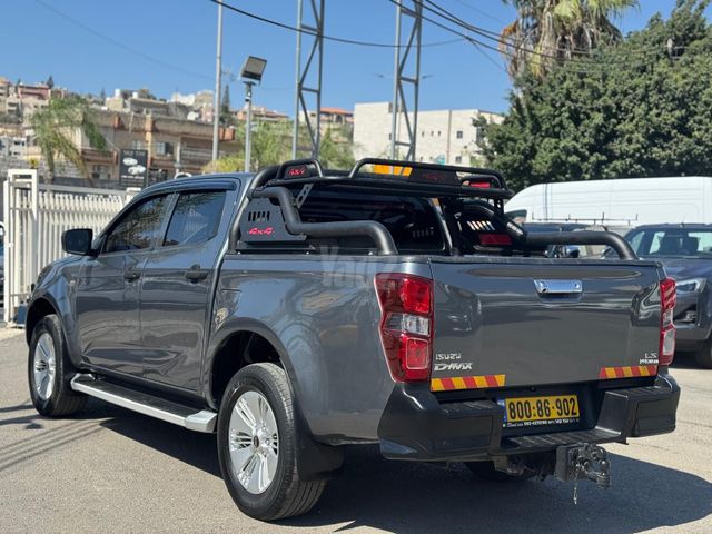 איסוזו די-מקס
